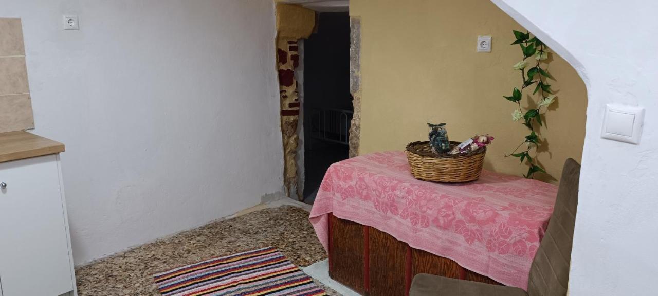 Comfortable And Spacious Stone Traditional Apartment Hanya Dış mekan fotoğraf